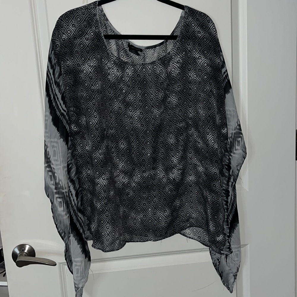 Feathers light gray print sheer flowey blouse